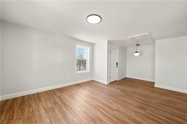 Building Photo - 36 Evarts St