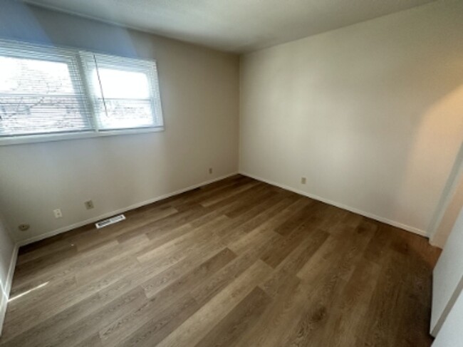 Building Photo - 2518 Leeper Dr