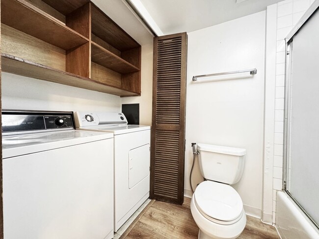 Building Photo - Honolulu Studio with Central A/C and Assigned Parking