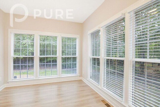 Building Photo - 5824 Clarks Fork Dr