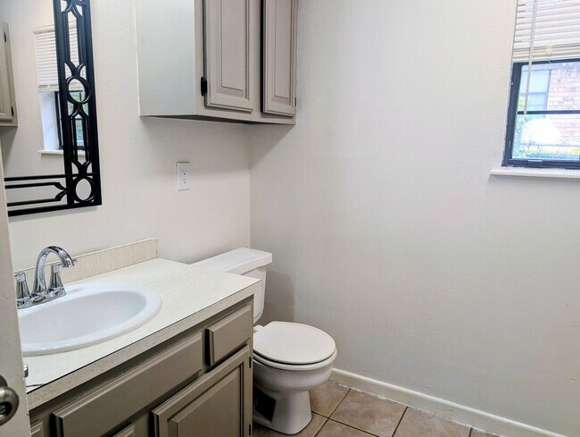 Building Photo - 6221-6223 Sandlin - B&amp;B