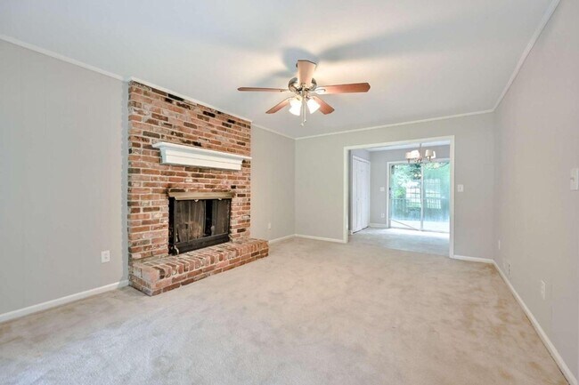 Building Photo - 4377 Vintage Ln
