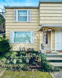 Building Photo - 3058 31st Ave W