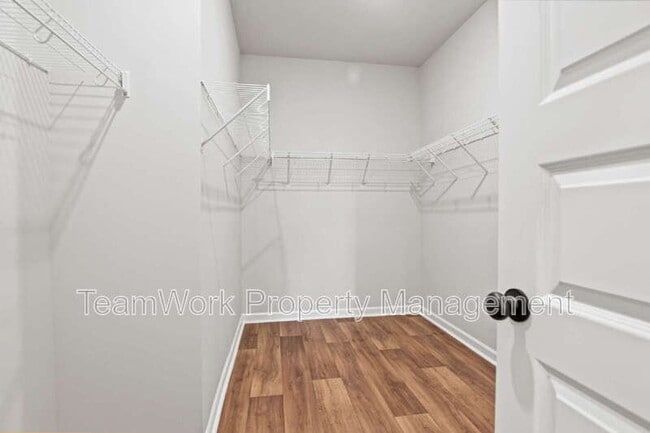 Building Photo - 376 Tiliwa St