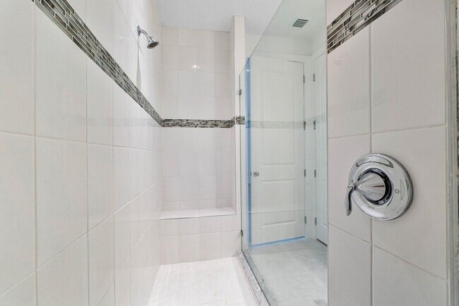 Building Photo - 5320 Sagan Ln