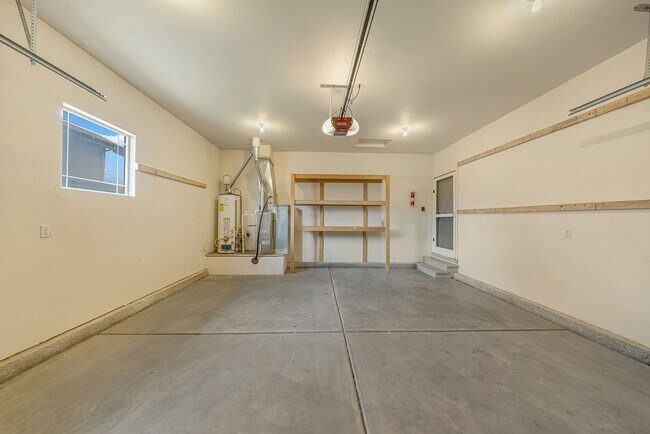 Building Photo - 832 Montclair Dr