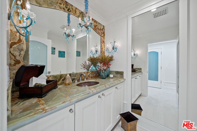 Building Photo - 23318 Park Colombo