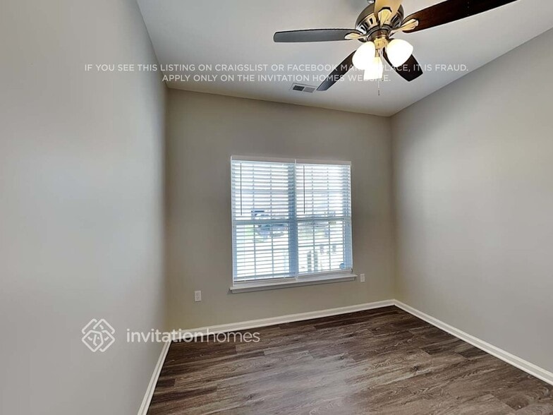 Building Photo - 1816 Conifer Cir