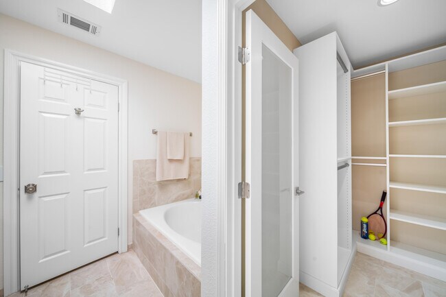 Building Photo - 43512 Via Magellan Dr