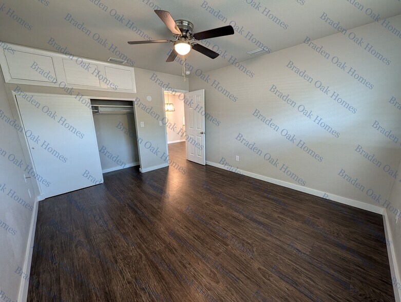 Large bedroom with additional storage above closet - 1814 26th St W