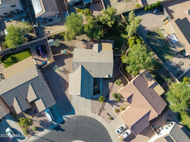 Building Photo - 1422 S 230th Ave