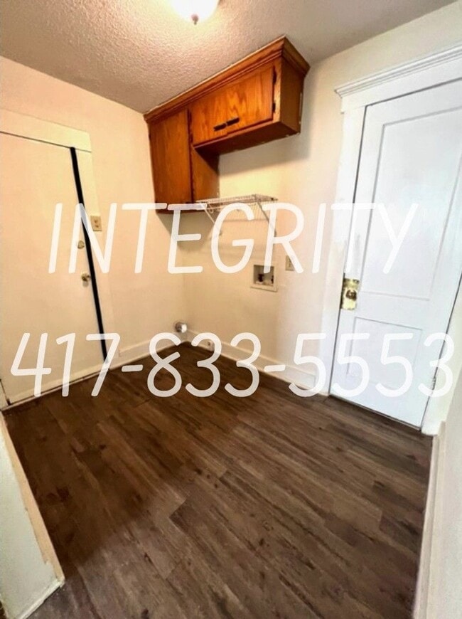 Building Photo - 1130 W. Atlantic; Springfield - Two Story - Three Bedroom, One & Half Bath, Unfinished Basement