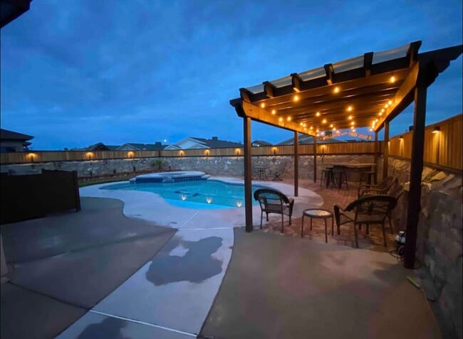 Building Photo - 14264 Hacienda Rock Dr