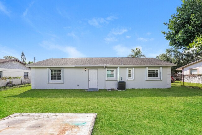 Building Photo - 3210 Joe Louis Dr