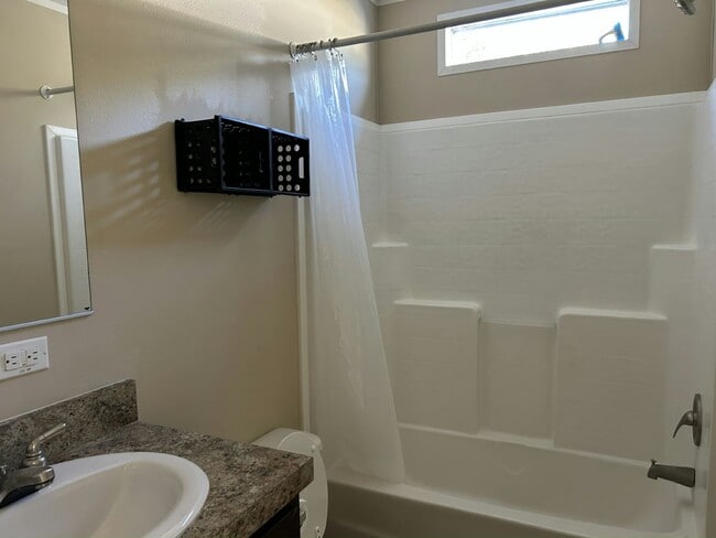 Building Photo - 6941 MacDonald Ct