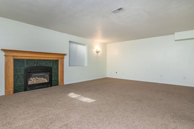 Building Photo - 5 Bedroom Home in Herriman; 2700 sq ft; $2...