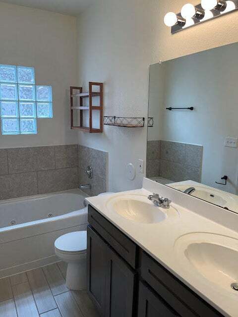 Building Photo - 904 Betton Pl