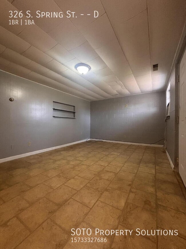 Building Photo - 326 S Spring St