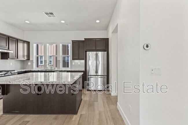 Building Photo - 2012 Confidence Wy