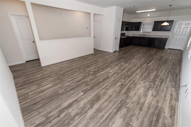 Building Photo - 5807 Kyle Cove Dr