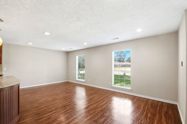 Building Photo - 25302 Friar Lake Ln