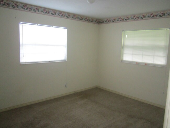 Br 1 - 700 31st Ave N