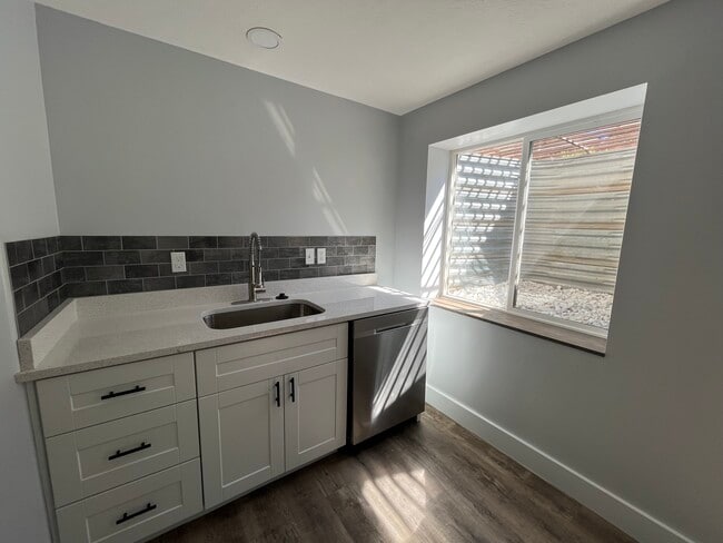 Building Photo - 315 W 500 S St