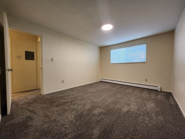 Building Photo - 6632 Dublin Loop W