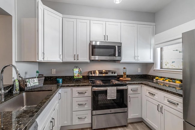 Building Photo - Beautiful Unit! 1 bedroom, 1 bathroom unit...