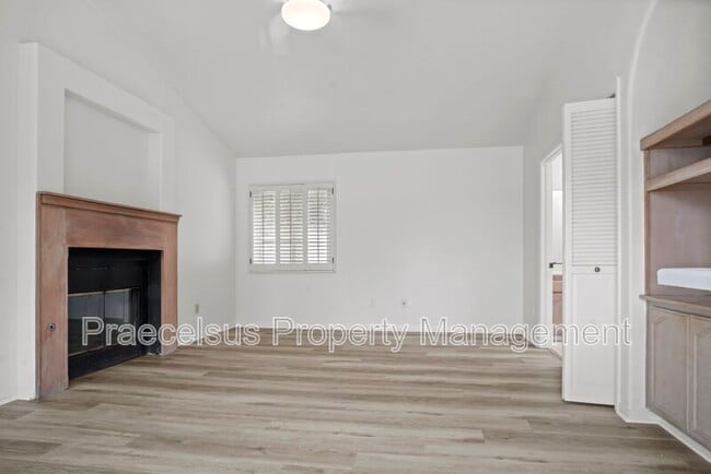 Building Photo - 5364 Dressage Dr