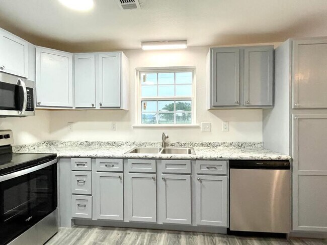 Building Photo - 13171 Sandpiper Rd