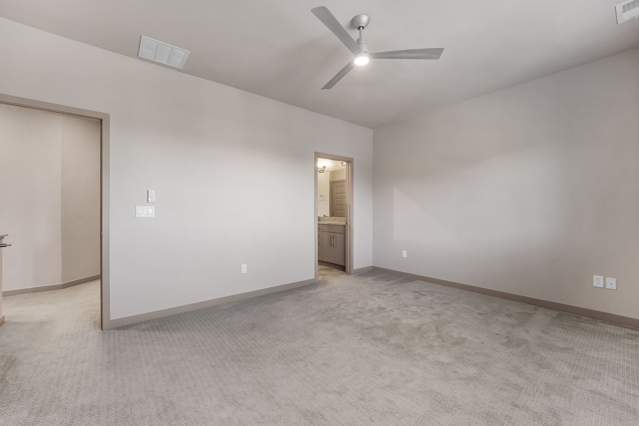 Building Photo - 6388 Nelson Ct