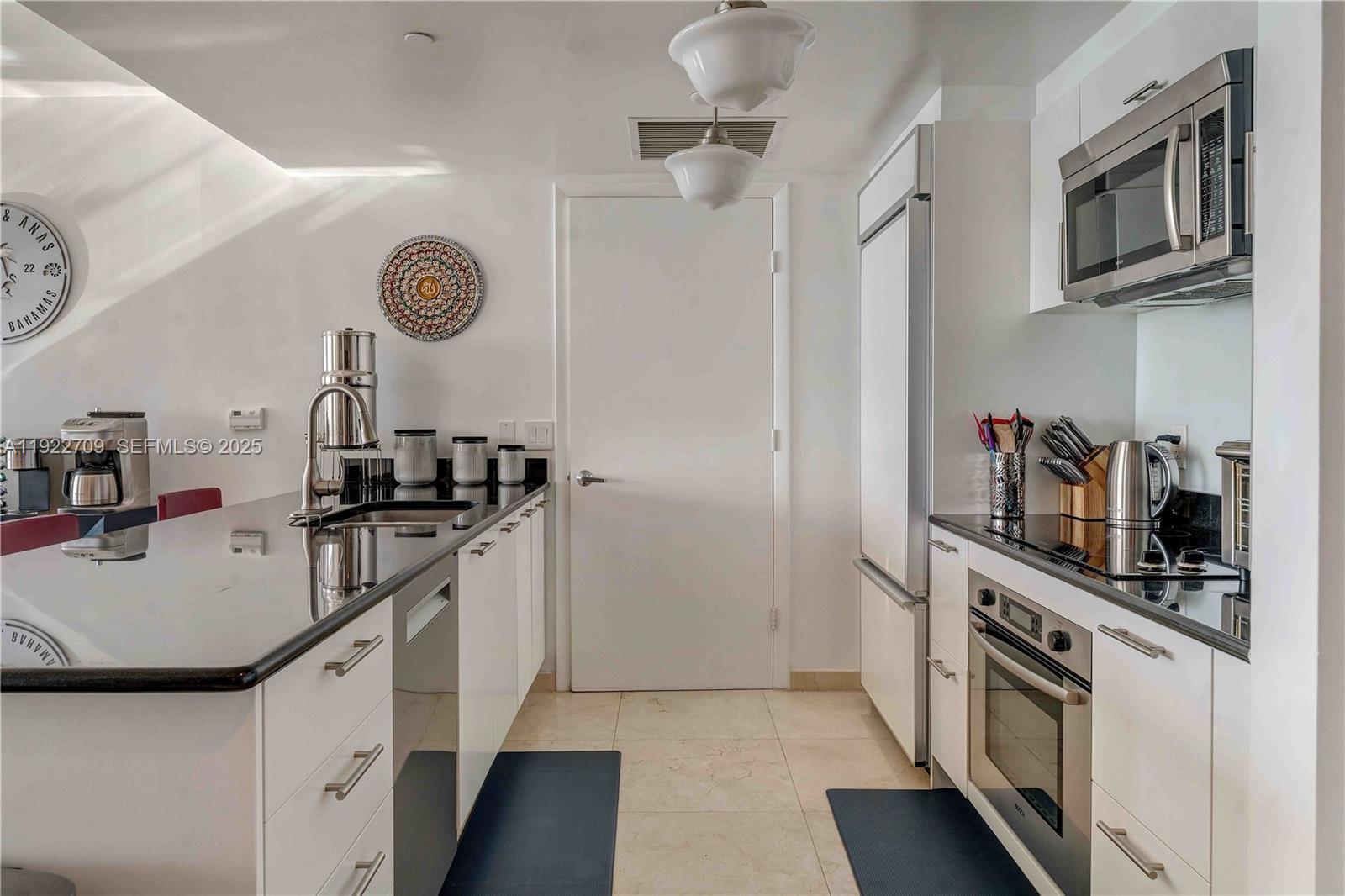 Building Photo - 50 Biscayne Blvd