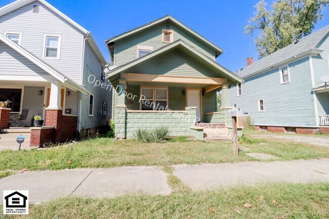 Primary Photo - $200 off first months rent! 3 bedroom home...