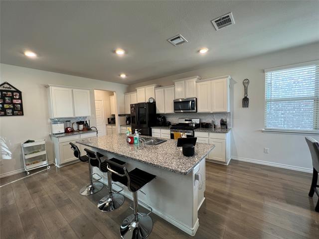 Building Photo - 1601 Princeton Dr