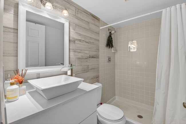 Building Photo - 4310 Village Dr