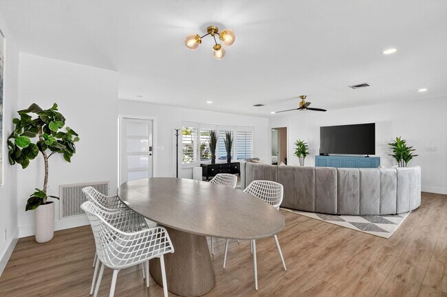 Building Photo - 891 Hickory Terrace