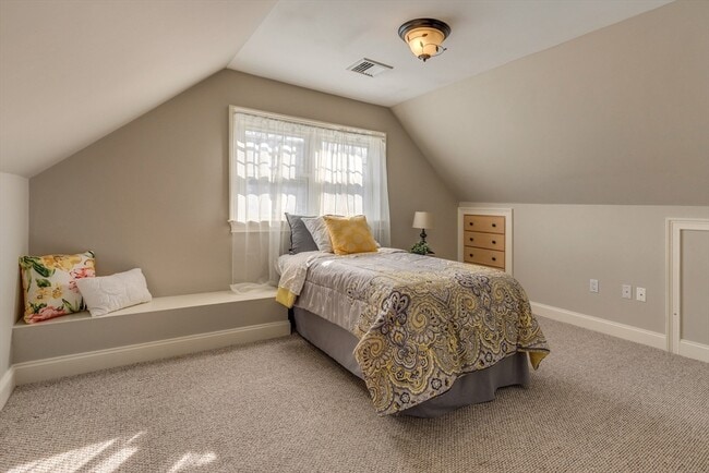 Building Photo - 2 Melvin St