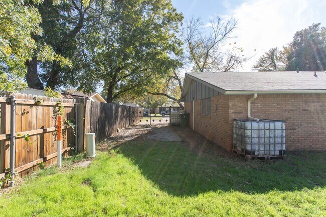 Building Photo - Beautiful 3 bedroom 2 bath home in Fountai...