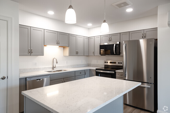 2BR, 1BA - 950 SF - Kitchen - Goodall Place