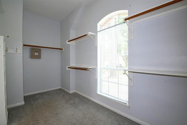 Building Photo - 18719 Racquet Sports Way