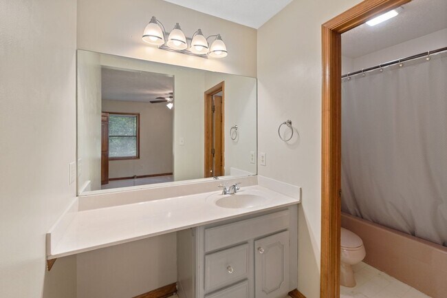 Building Photo - Lake Monticello Rental 3Bed/3Bath House