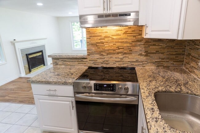 Building Photo - 17305 Dayton Ave