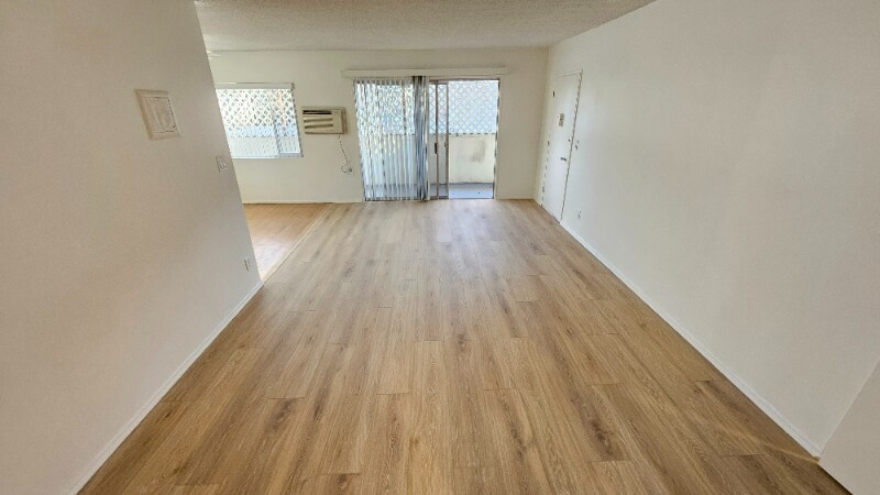 Building Photo - 1130 N Fuller Ave