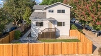 Building Photo - Huge Home Near it All in Greenwood
