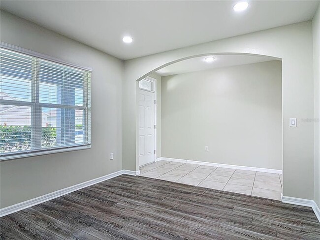 Building Photo - 3975 Silverstream Terrace