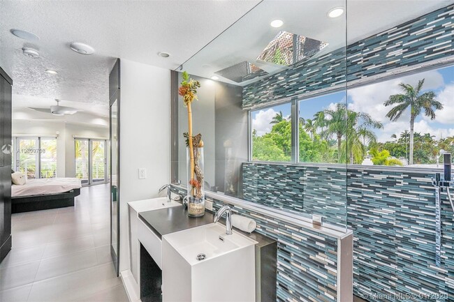 Building Photo - 2612 Key Largo Ln