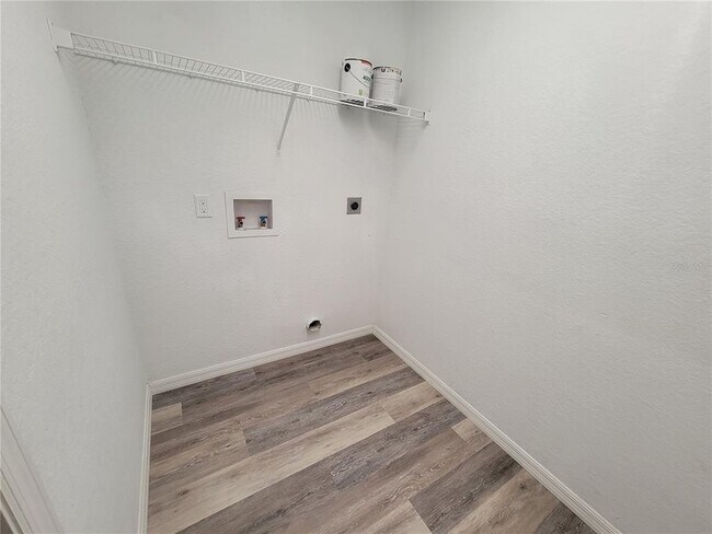 Building Photo - 7009 Hemlock Crse