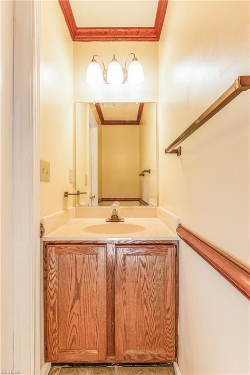 Main Floor Bathroom - 618 Nottaway Dr