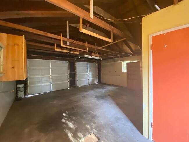 Building Photo - Updated 3-bedroom, 2-bath home in PG!